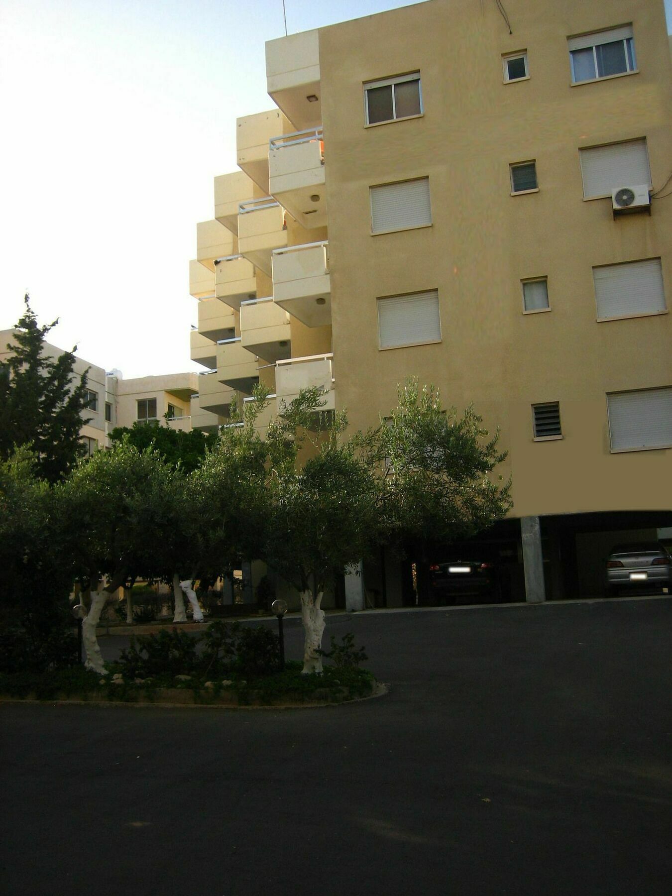 Green Valley Modern Studio Limassol Bagian luar foto