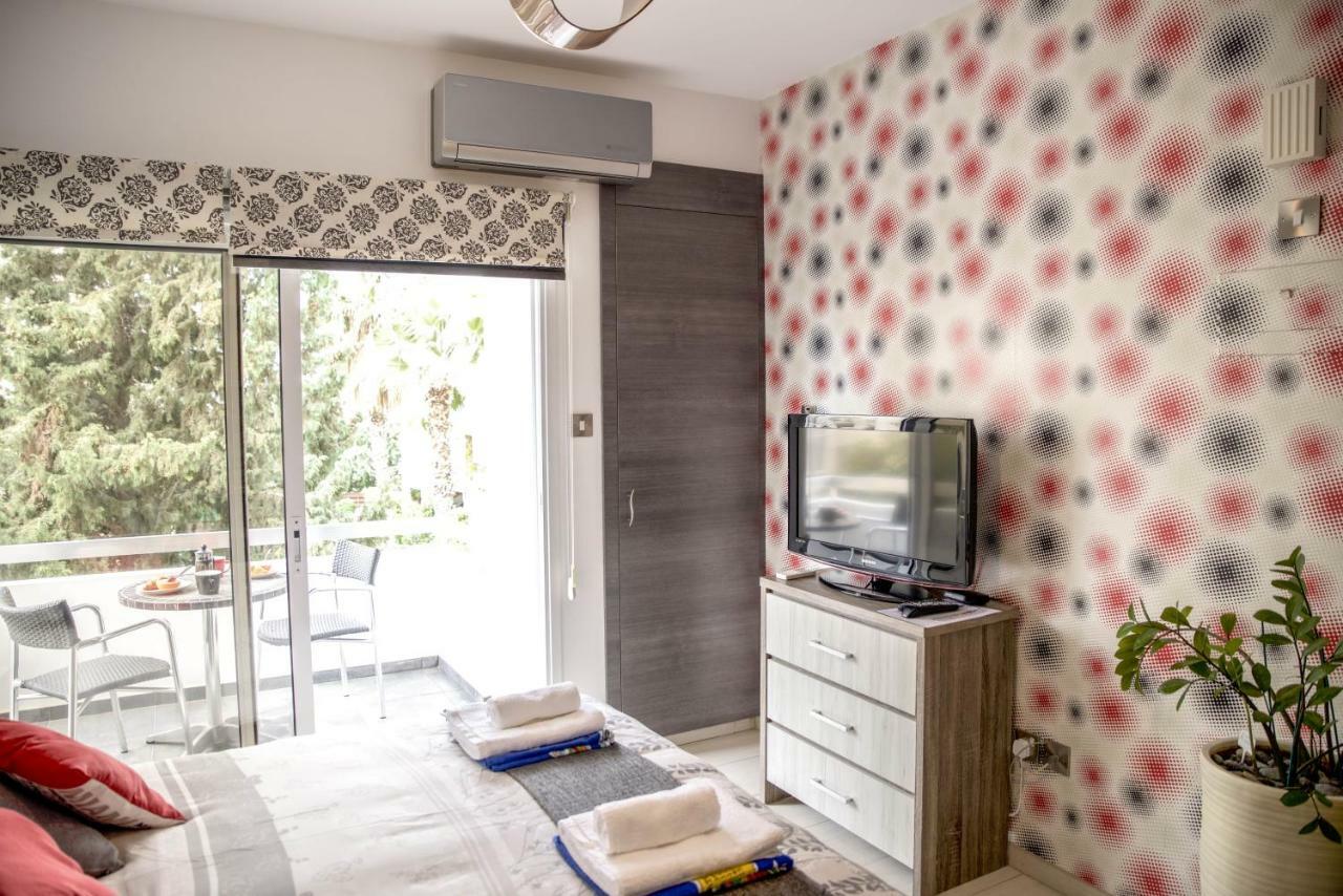 Green Valley Modern Studio Limassol Bagian luar foto